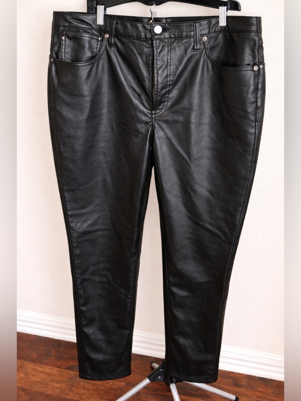 Chic black faux leather pants- Gap